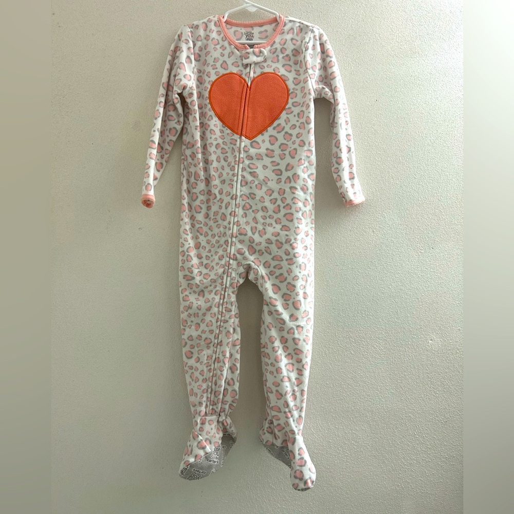 🦋 Carters Heart Print Kids One Piece Footie Pajamas Girls size 4T